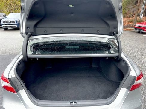 Used 2020 Toyota Camry LE image 24