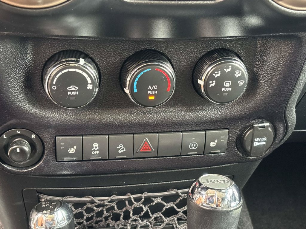 Used 2016 Jeep Wrangler Unlimited Sahara AWD/4WD image 21