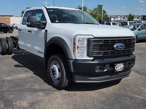 New 2025 Ford F550 4x4 Crew Cab image 17