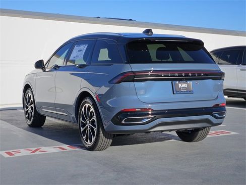 New 2026 Lincoln Nautilus Reserve image 5