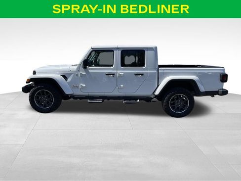 Used 2023 Jeep Gladiator Overland AWD/4WD image 7