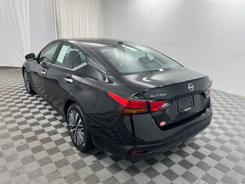 Used 2024 Nissan Altima 2.5 SV FWD image 6