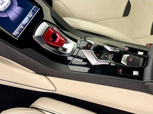 Used 2022 Lamborghini Huracan EVO RWD image 17