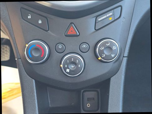 Used 2017 Chevrolet Sonic LT FWD image 24