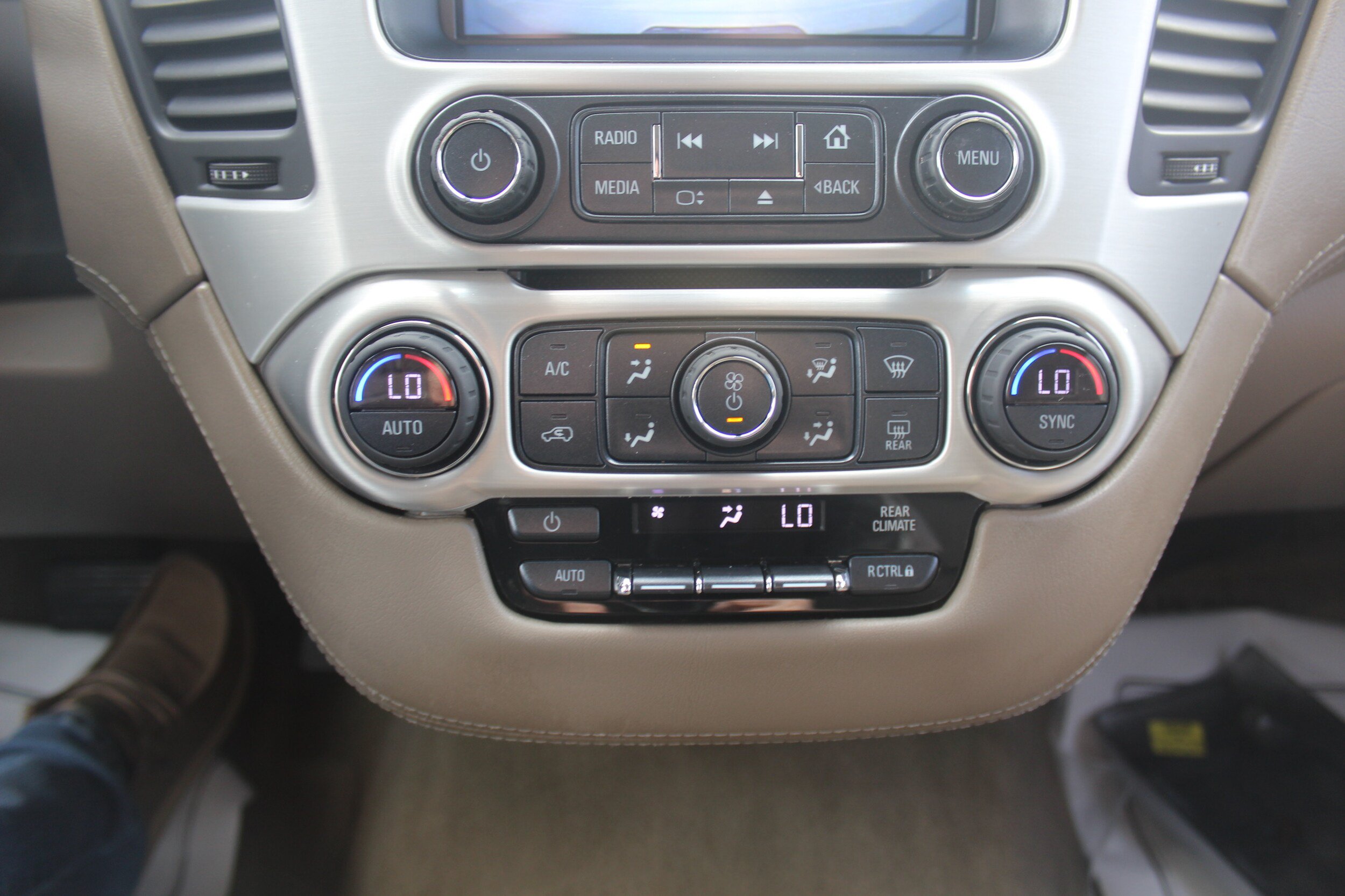 Used 2016 GMC Yukon XL SLE AWD/4WD image 13