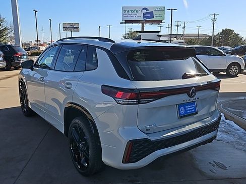 New 2026 Volkswagen Tiguan SE R-Line image 7