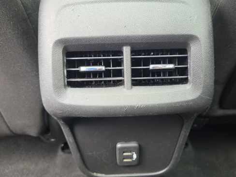 Used 2022 GMC Terrain SLE w/ Driver Convenience Package FWD image 16