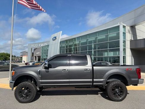 Used 2018 Ford F250 XLT w/ XLT Premium Package AWD/4WD image 2