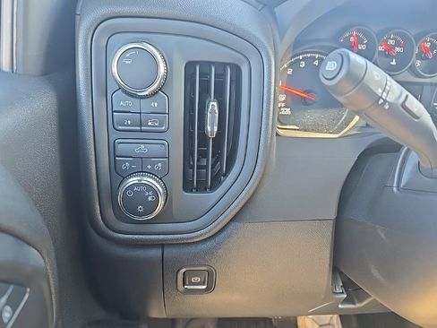 Used 2025 GMC Sierra 1500 Pro w/ Pro Value Package image 17
