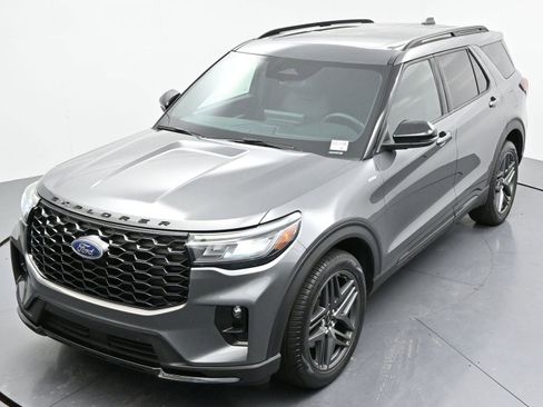 Used 2025 Ford Explorer ST-Line w/ Premium Package image 41