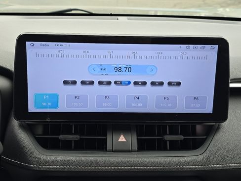 Used 2020 Toyota RAV4 LE image 16