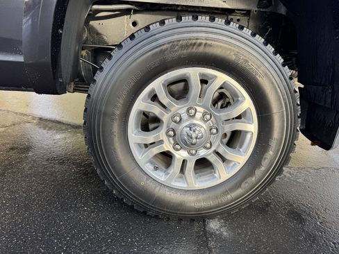 Used 2018 RAM 3500 Laramie w/ Protection Group image 18