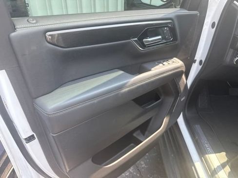 Used 2025 GMC Yukon Elevation AWD/4WD image 41