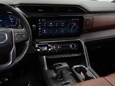 Certified 2025 GMC Sierra 1500 Denali Ultimate AWD/4WD image 17