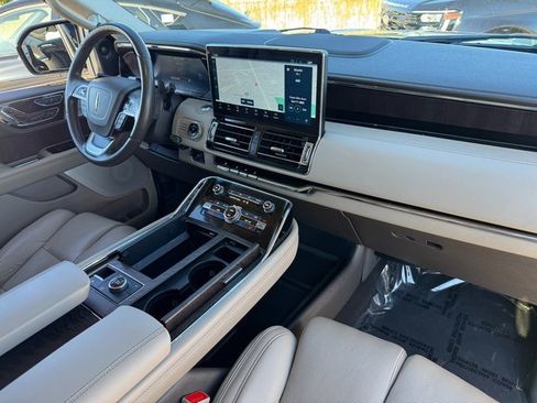 Used 2022 Lincoln Navigator Reserve image 24