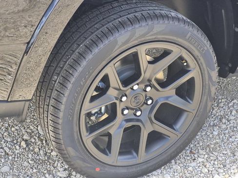 New 2026 RAM 1500 Laramie AWD/4WD image 8