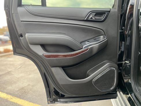 Used 2017 GMC Yukon SLE w/ SLE Value Package image 37