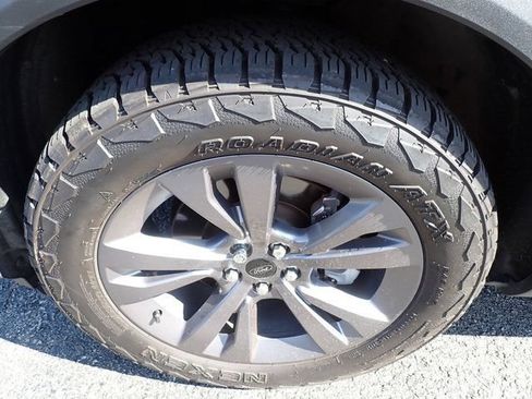 Used 2024 Ford Explorer XLT w/ Equipment Group 202A AWD/4WD image 10