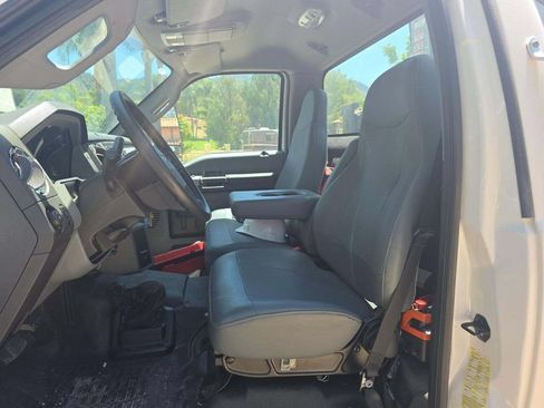 Used 2017 Ford F650 2WD Regular Cab Super Duty image 4