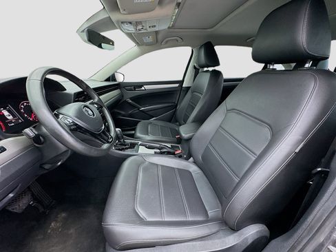 Used 2022 Volkswagen Passat 2.0T SE image 13