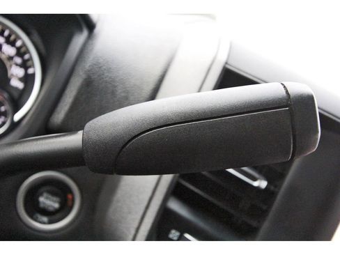 Used 2024 RAM 2500 Tradesman w/ Chrome Appearance Group image 17