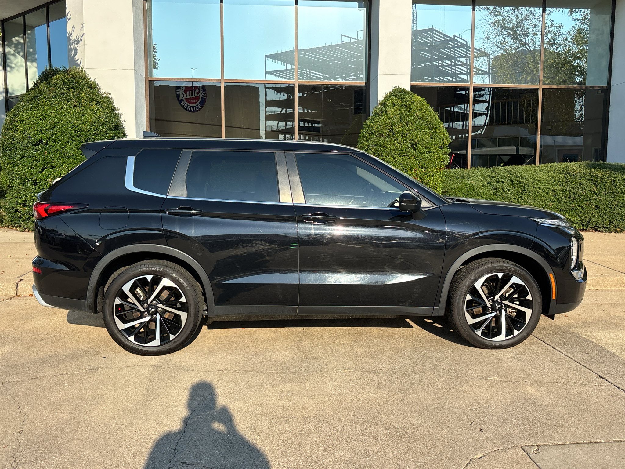 Used 2024 Mitsubishi Outlander SE Black Edition AWD/4WD image 9