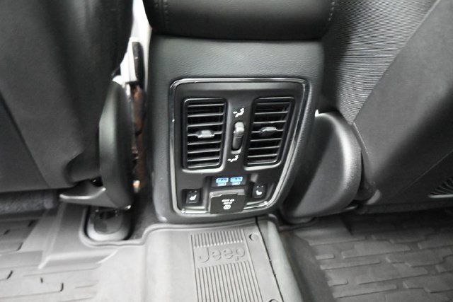 Used 2021 Jeep Grand Cherokee Limited w/ Luxury Group II AWD/4WD image 27