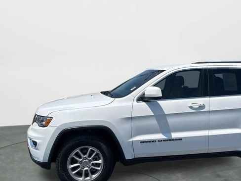 Used 2019 Jeep Grand Cherokee Laredo RWD image 23