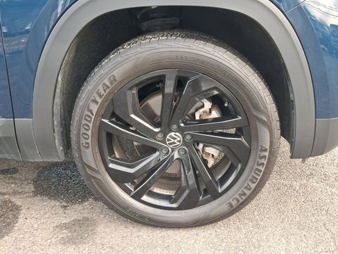 Certified 2023 Volkswagen Atlas SE image 8