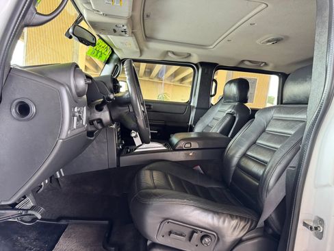 Used 2005 HUMMER H2 w/ Preferred Equipment Group AWD/4WD image 12