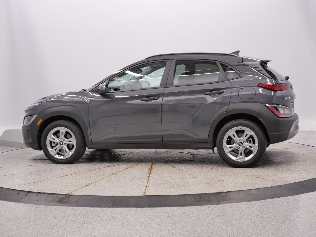 Used 2023 Hyundai Kona SEL AWD/4WD image 2