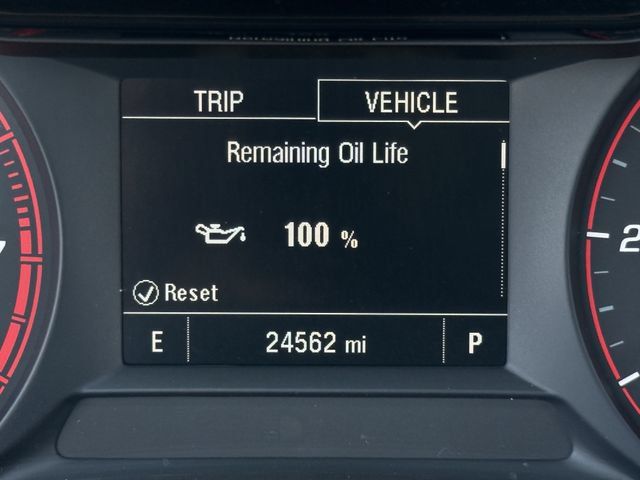 Used 2025 Chevrolet Trax RS w/ Sunroof Package FWD image 20