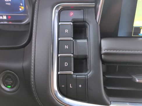 Used 2023 Chevrolet Tahoe Z71 w/ Luxury Package AWD/4WD image 24