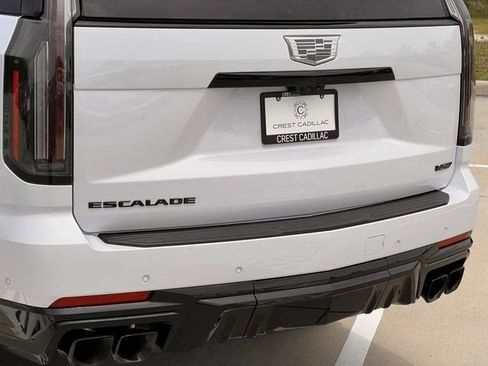 New 2026 Cadillac Escalade V w/ LPO, ONYX Package AWD/4WD image 6