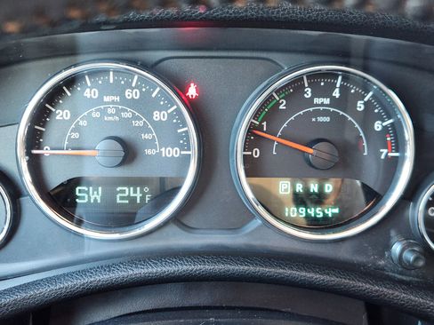 Used 2017 Jeep Wrangler Unlimited Sport image 28