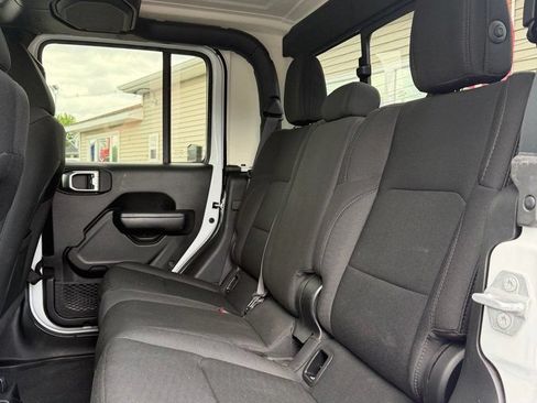 Used 2020 Jeep Gladiator Sport w/ Quick Order Package 24S AWD/4WD image 12