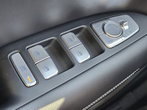 Used 2026 Genesis G70 2.5T RWD image 27