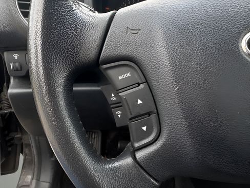 Used 2008 Kia Rondo EX FWD image 23