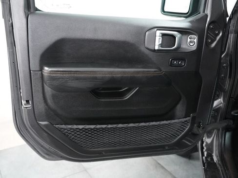 Used 2025 Jeep Wrangler Unlimited Sahara w/ Safety Group AWD/4WD image 22