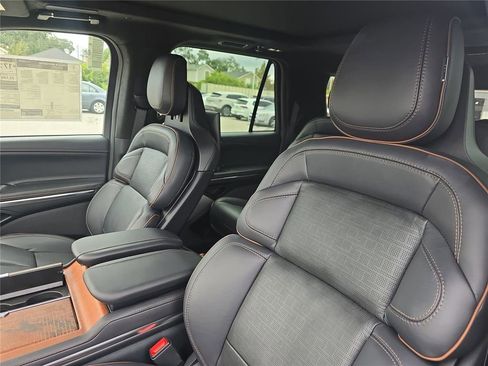 New 2025 Lincoln Navigator L Black Label image 18