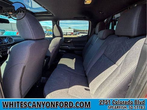 Used 2016 Toyota Tacoma TRD Off-Road AWD/4WD image 9
