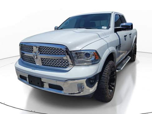 Used 2018 RAM 1500 Laramie AWD/4WD image 3