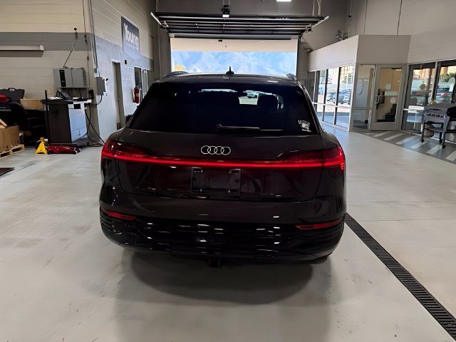 Used 2024 Audi Q8 e-tron Prestige w/ Prestige Package AWD/4WD image 6