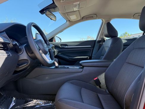 Used 2022 Nissan Altima 2.5 SV image 14