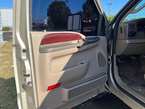 Used 2004 Ford Excursion Limited image 8