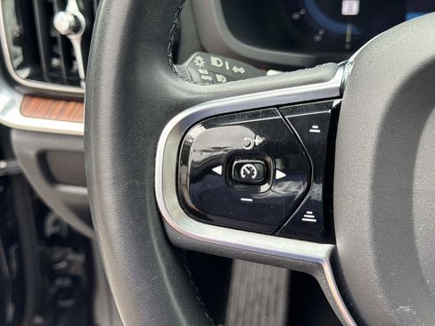 Used 2024 Volvo S60 B5 Plus image 18