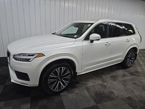 Used 2022 Volvo XC90 T6 Momentum w/ Climate Package image 6