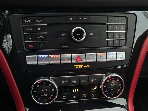 Used 2019 Mercedes-Benz SL 550 image 31