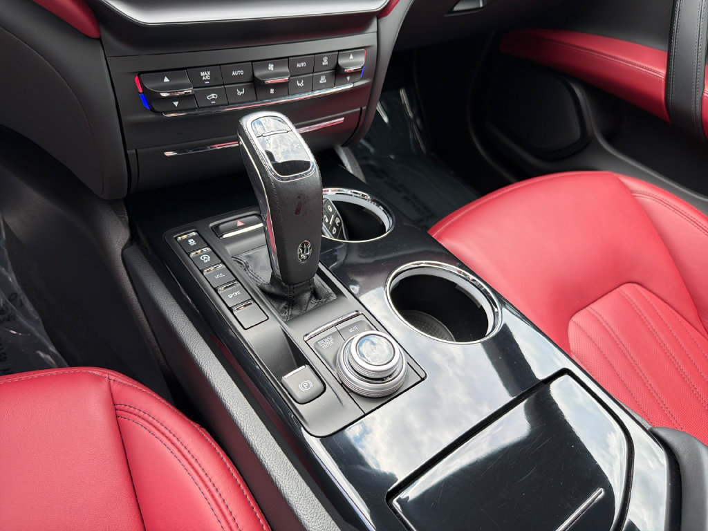 Used 2023 Maserati Ghibli Modena Q4 AWD/4WD image 30