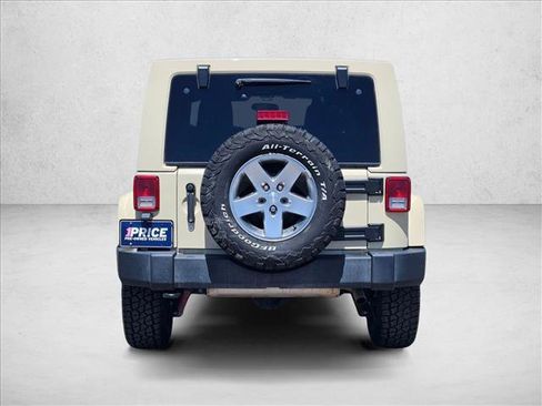 Used 2012 Jeep Wrangler Unlimited Rubicon AWD/4WD image 7